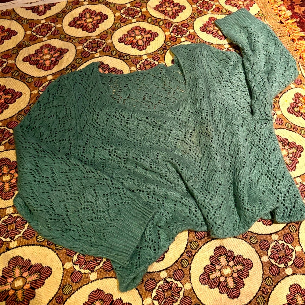 Cropped loose knit 3/4 sleeve olive green sweater for S-M size